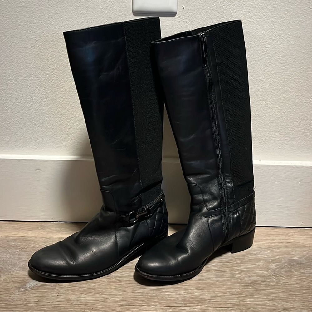 AQUATALIA Oralie Knee-High Stretch Leather Riding Boots Side Zip Quilted, Size 8